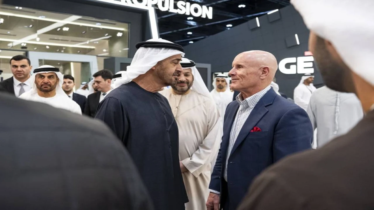جولة تفقدية.. رئيس الدولة يطلع على أحدث تقنيات معرضي يومكس وسيمتكس 2026